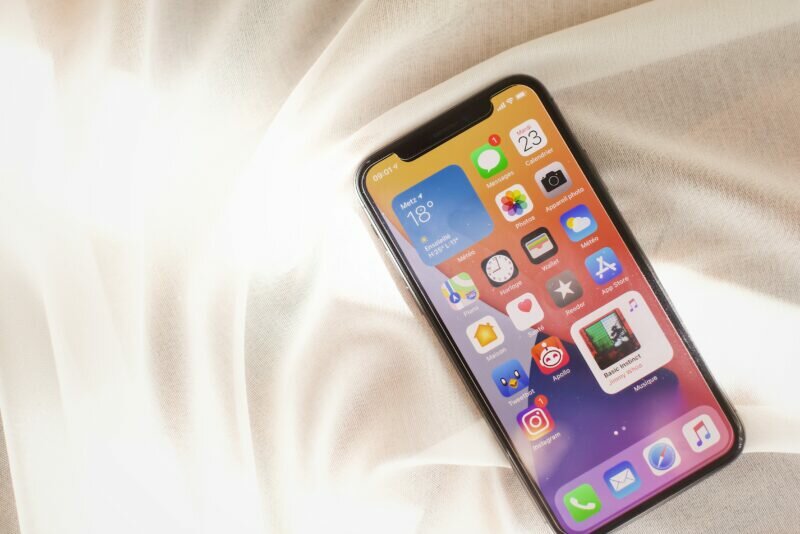 iOS 15 iPhone Apple - Celside Magazine